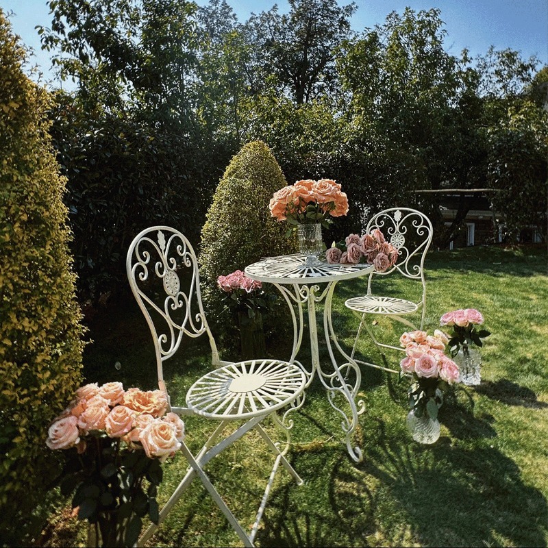 French Vintage Iron Table and  - огляд і ціна Outdoor Furniture For Cafe